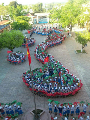 múa hát sân trường