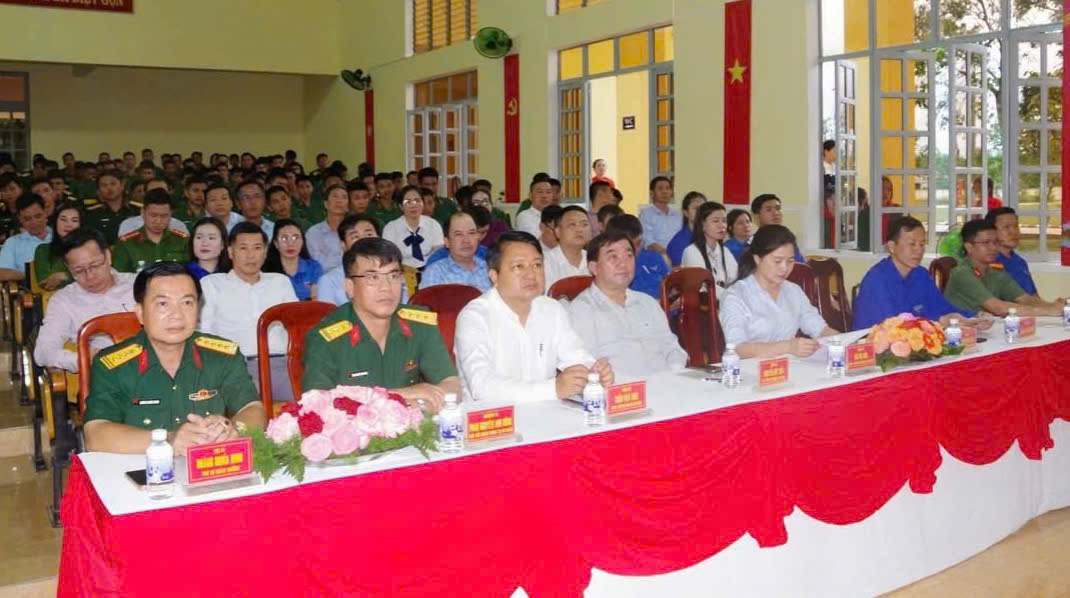 Description: D:\HÌNH ÁNH\Hội nghị TK 1.jpg